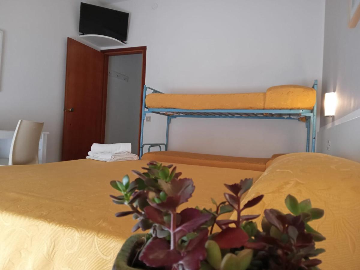 Hotel Haiti Мілано-Маріттіма Екстер'єр фото