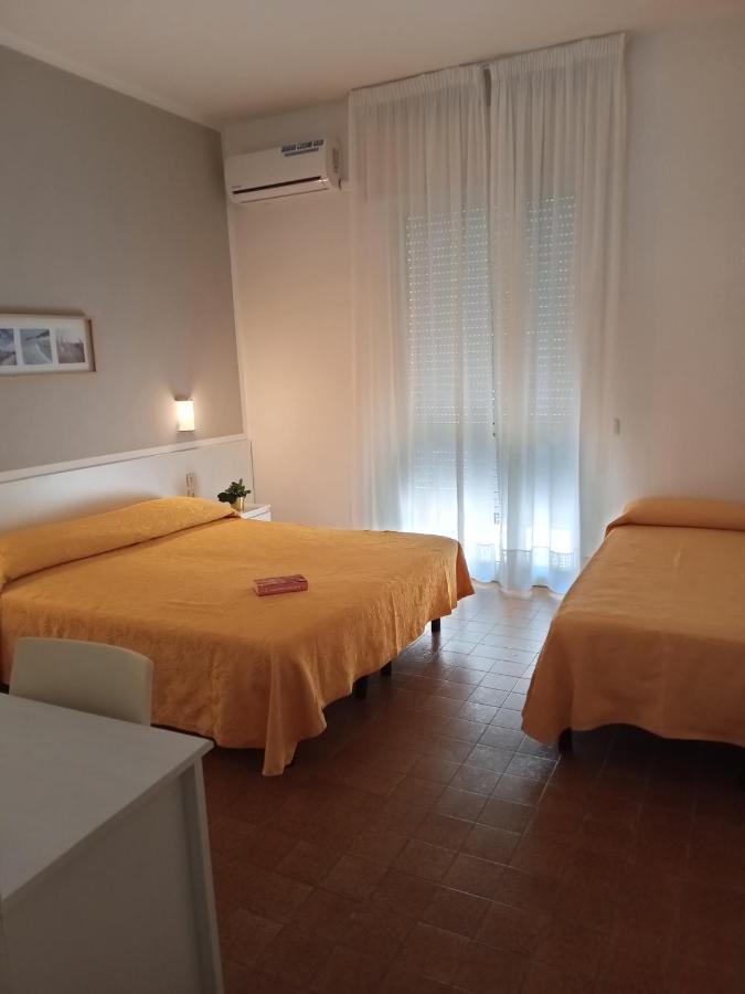 Hotel Haiti Мілано-Маріттіма Екстер'єр фото