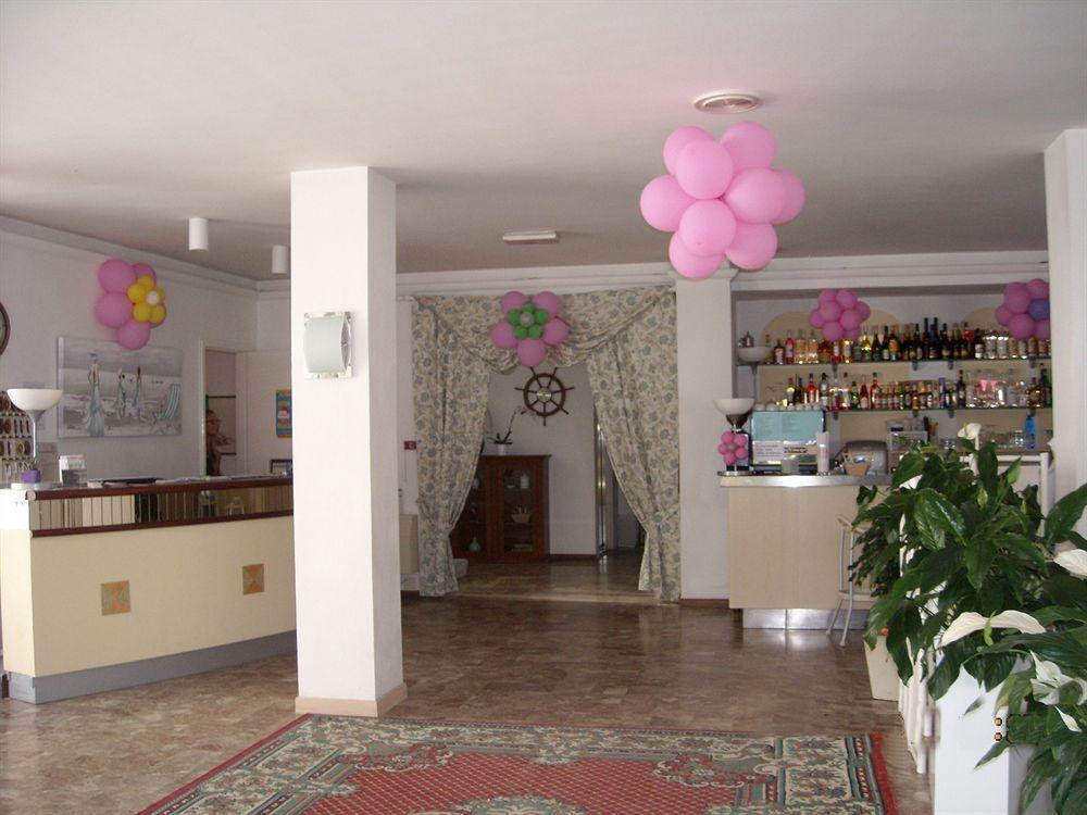 Hotel Haiti Мілано-Маріттіма Екстер'єр фото